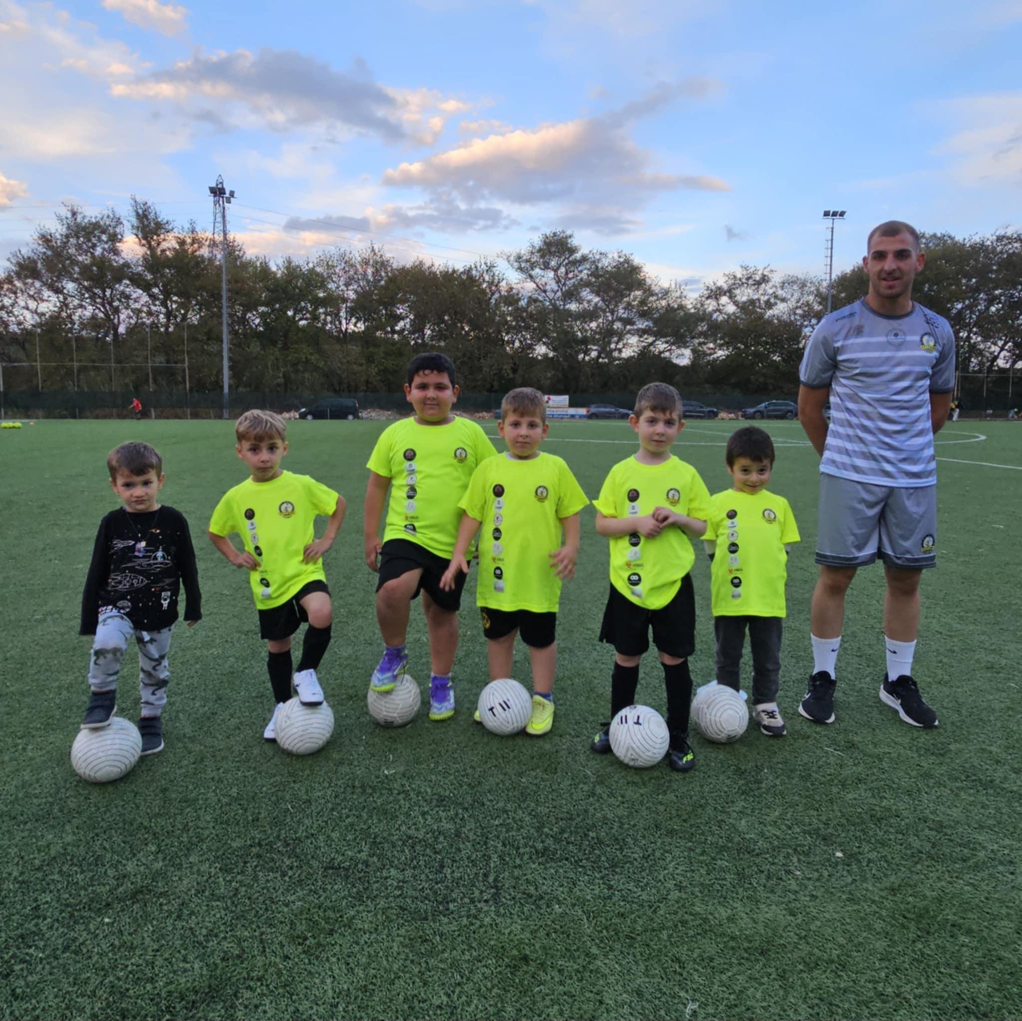 Niko Tsakiris Biography: Age, Family, Salary and Career Story 18 Image
